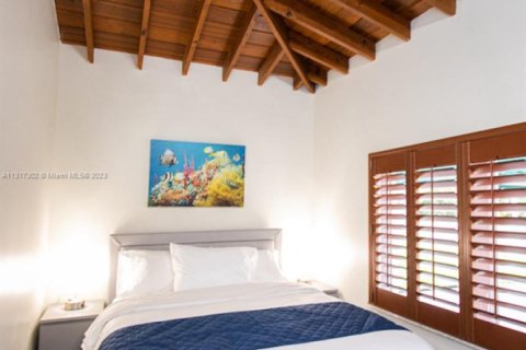 Villa ou maison à louer à Hollywood, Floride: 5 chambres, 183.2 m2 № 2023161 - photo 24