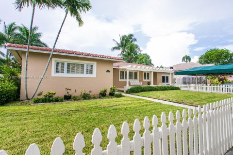 Villa ou maison à louer à Hollywood, Floride: 5 chambres, 183.2 m2 № 2023161 - photo 5