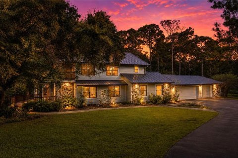 House in Sarasota, Florida 5 bedrooms, 369.47 sq.m. № 2308154
