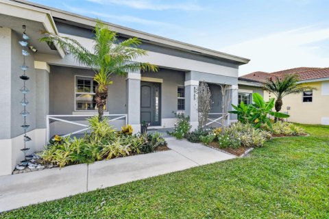 Casa en venta en Hobe Sound, Florida, 4 dormitorios, 199.65 m2 № 2083857 - foto 2