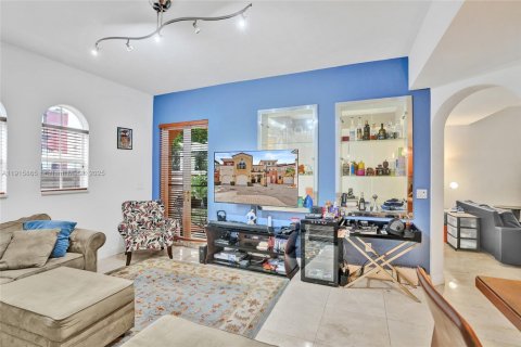 Casa en venta en Aventura, Florida, 3 dormitorios, 185.8 m2 № 1970766 - foto 8