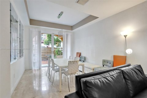 Casa en venta en Aventura, Florida, 3 dormitorios, 185.8 m2 № 1970766 - foto 17