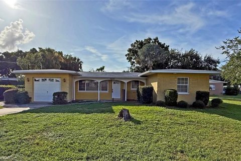 Casa en alquiler en Tampa, Florida, 4 dormitorios, 133.59 m2 № 1808658 - foto 1