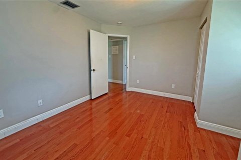 Casa en alquiler en Tampa, Florida, 4 dormitorios, 133.59 m2 № 1808658 - foto 19