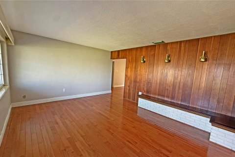 Casa en alquiler en Tampa, Florida, 4 dormitorios, 133.59 m2 № 1808658 - foto 6