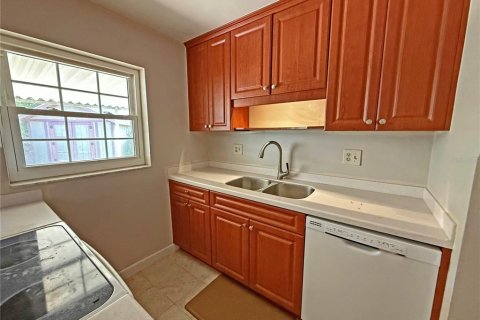 Casa en alquiler en Tampa, Florida, 4 dormitorios, 133.59 m2 № 1808658 - foto 10
