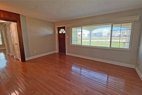 Casa en alquiler en Tampa, Florida, 4 dormitorios, 133.59 m2 № 1808658 - foto 7