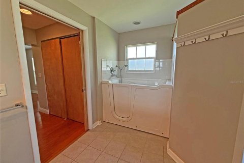 Casa en alquiler en Tampa, Florida, 4 dormitorios, 133.59 m2 № 1808658 - foto 14