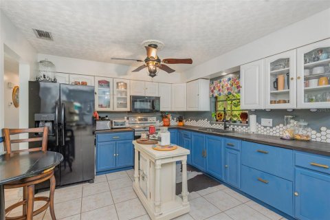 House in Orange City, Florida 4 bedrooms, 159.61 sq.m. № 1828535 - photo 18