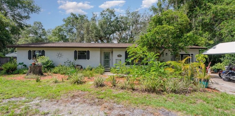 House in Orange City, Florida 4 bedrooms, 159.61 sq.m. № 1828535