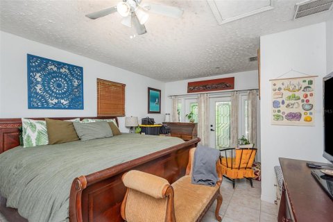 House in Orange City, Florida 4 bedrooms, 159.61 sq.m. № 1828535 - photo 24