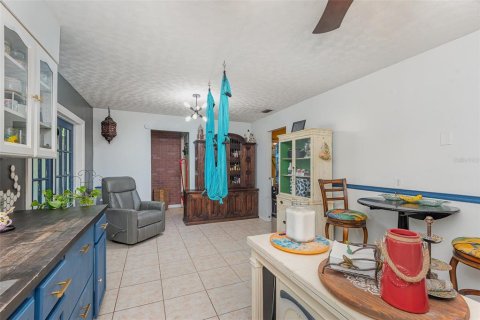 House in Orange City, Florida 4 bedrooms, 159.61 sq.m. № 1828535 - photo 21