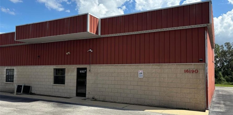 Commercial property in Brooksville, Florida № 1792372