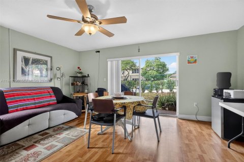 Touwnhouse à vendre à Miramar, Floride: 3 chambres, 137.5 m2 № 2004220 - photo 9