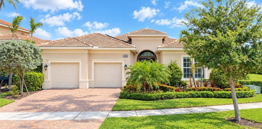 Casa en Port St. Lucie, Florida 4 dormitorios, 301.37 m2 № 2428332