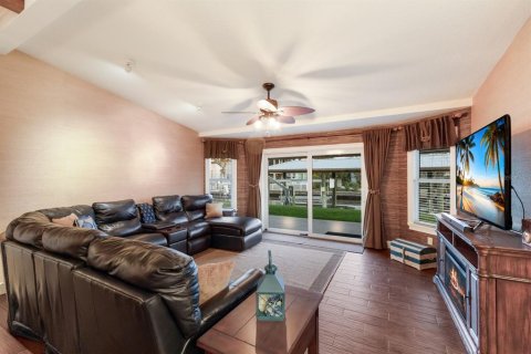 House in Palmetto, Florida 3 bedrooms, 214.23 sq.m. № 1648752 - photo 19