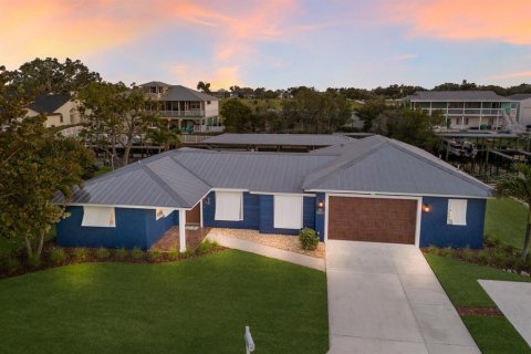 House in Palmetto, Florida 3 bedrooms, 214.23 sq.m. № 1648752 - photo 2