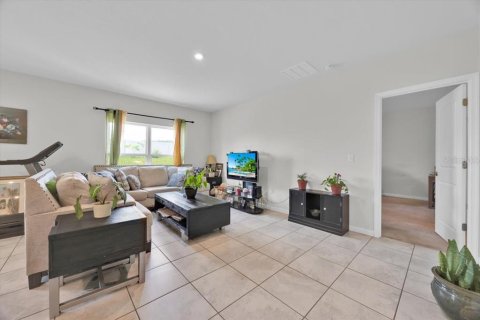 House in Haines City, Florida 4 bedrooms, 158.21 sq.m. № 1781361 - photo 6