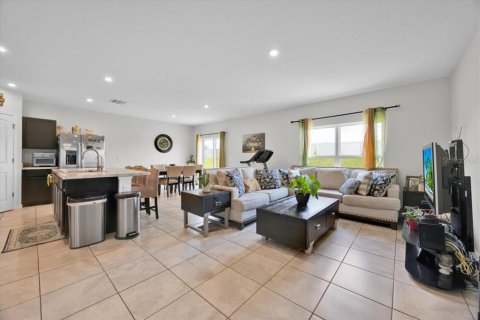 House in Haines City, Florida 4 bedrooms, 158.21 sq.m. № 1781361 - photo 7