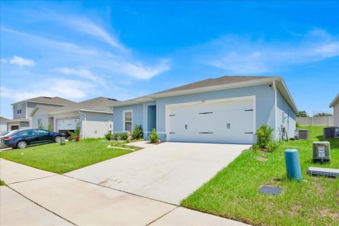 House in Haines City, Florida 4 bedrooms, 158.21 sq.m. № 1781361 - photo 2