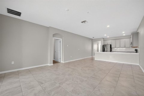 Condo in Davenport, Florida, 3 bedrooms № 2209469 - photo 6