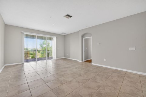 Condo in Davenport, Florida, 3 bedrooms № 2209469 - photo 12