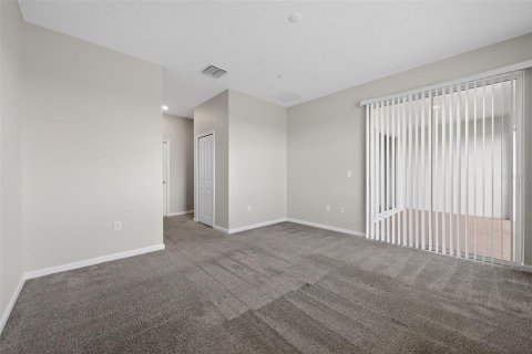 Condo in Davenport, Florida, 3 bedrooms № 2209469 - photo 14
