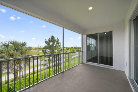Condo in Davenport, Florida, 3 bedrooms № 2209469 - photo 13