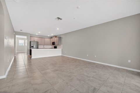 Condo in Davenport, Florida, 3 bedrooms № 2209469 - photo 5
