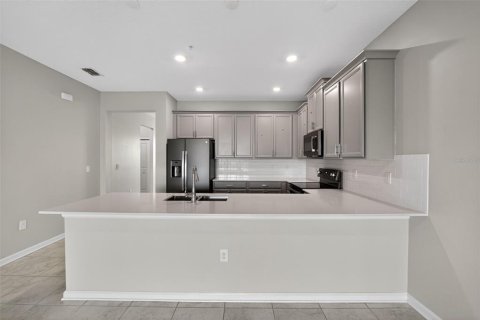 Condo in Davenport, Florida, 3 bedrooms № 2209469 - photo 7