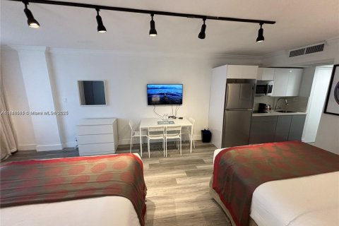 Copropriété à vendre à Sunny Isles Beach, Floride: 38.09 m2 № 1848984 - photo 11