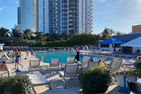 Copropriété à vendre à Sunny Isles Beach, Floride: 38.09 m2 № 1848984 - photo 24