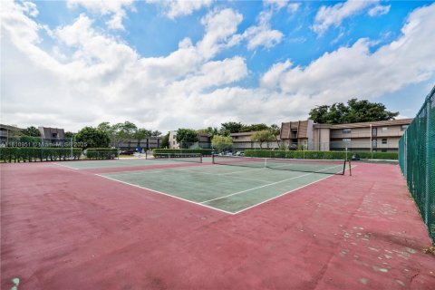 Condo in Tamarac, Florida, 2 bedrooms  № 1756547 - photo 29