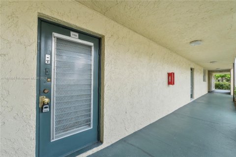 Condo in Tamarac, Florida, 2 bedrooms  № 1756547 - photo 5