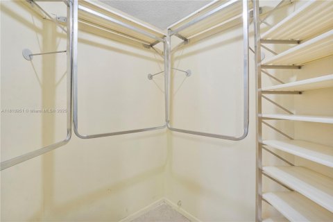 Condo in Tamarac, Florida, 2 bedrooms  № 1756547 - photo 26
