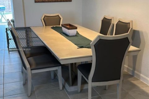 Adosado en venta en Miami, Florida, 3 dormitorios, 149.76 m2 № 1768622 - foto 3
