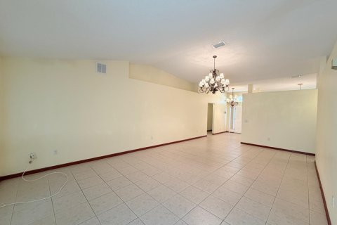 House in Port St. Lucie, Florida 4 bedrooms, 212.75 sq.m. № 2271269 - photo 20