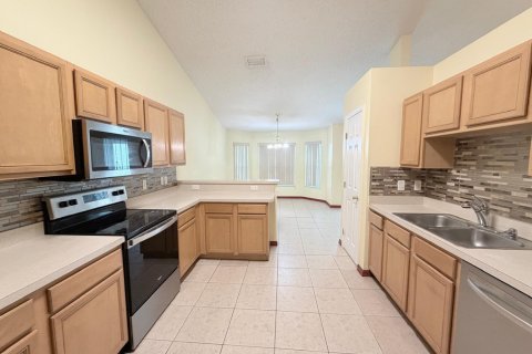 House in Port St. Lucie, Florida 4 bedrooms, 212.75 sq.m. № 2271269 - photo 14