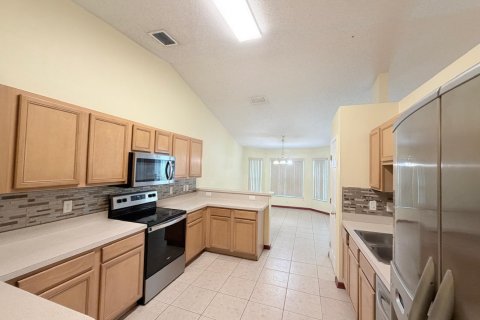 House in Port St. Lucie, Florida 4 bedrooms, 212.75 sq.m. № 2271269 - photo 13