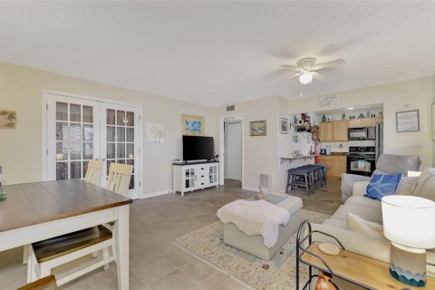 Condo in Bradenton, Florida, 2 bedrooms  № 2208260 - photo 10