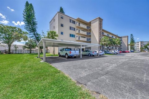 Condo in Bradenton, Florida, 2 bedrooms  № 2208260 - photo 4