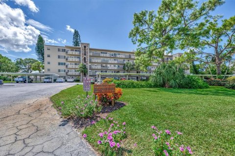 Condo in Bradenton, Florida, 2 bedrooms № 2208260