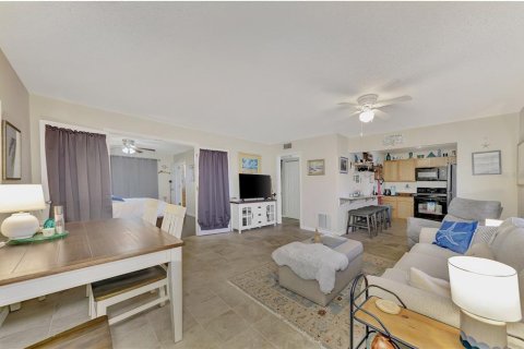 Condo in Bradenton, Florida, 2 bedrooms  № 2208260 - photo 11