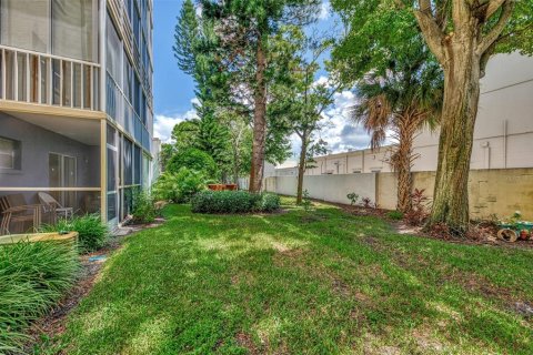 Condo in Bradenton, Florida, 2 bedrooms  № 2208260 - photo 30