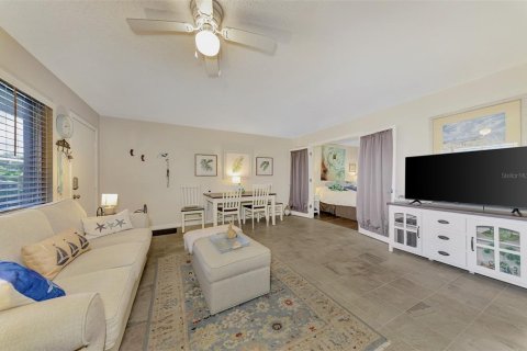 Condo in Bradenton, Florida, 2 bedrooms  № 2208260 - photo 9