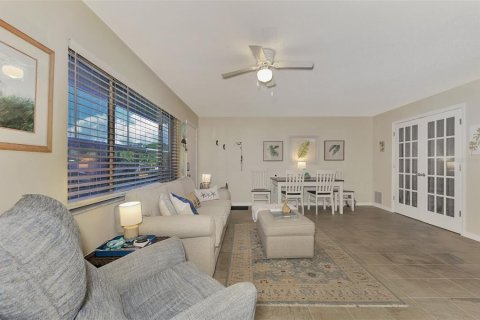 Condo in Bradenton, Florida, 2 bedrooms  № 2208260 - photo 18