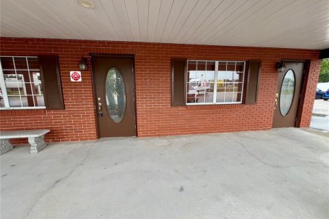 Propiedad comercial en alquiler en Fruitland Park, Florida, 379.97 m2 № 1688144 - foto 20
