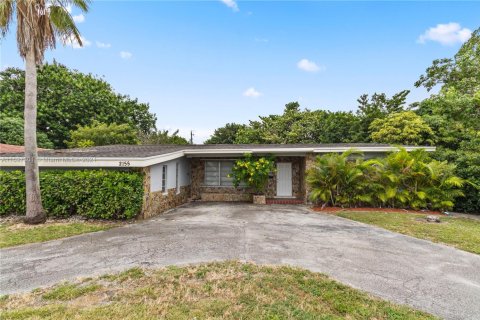 House in North Miami Beach, Florida 3 bedrooms, 185.99 sq.m. № 1461417 - photo 1