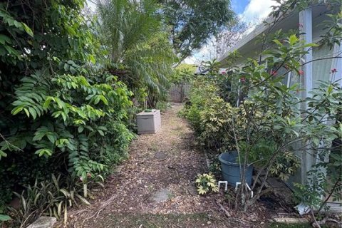 House in Port Richey, Florida 2 bedrooms, 127.93 sq.m. № 1886259 - photo 15