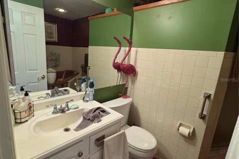 House in Port Richey, Florida 2 bedrooms, 127.93 sq.m. № 1886259 - photo 12